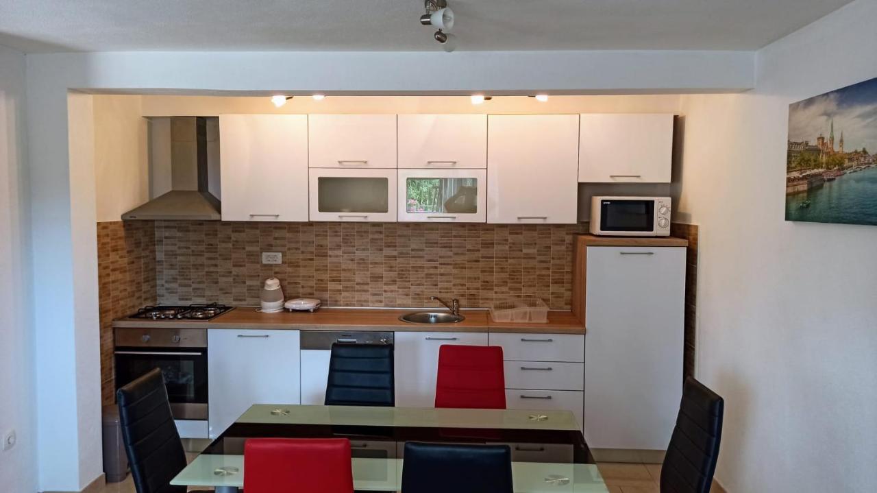Holiday Apartments Maslina Paho Babino Polje Kültér fotó
