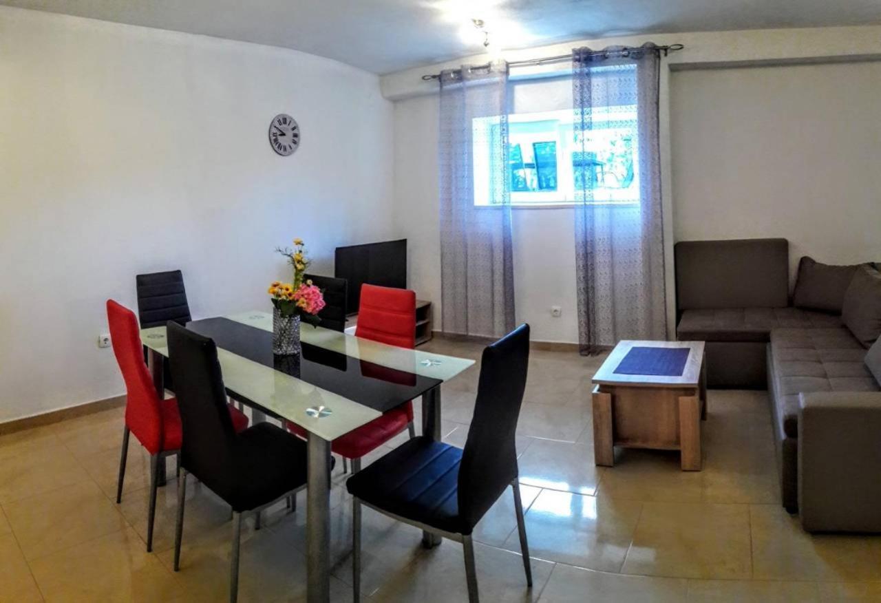 Holiday Apartments Maslina Paho Babino Polje Kültér fotó