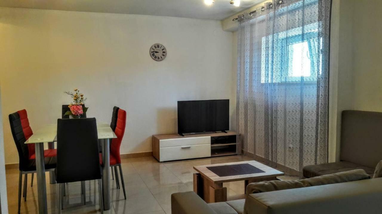 Holiday Apartments Maslina Paho Babino Polje Kültér fotó